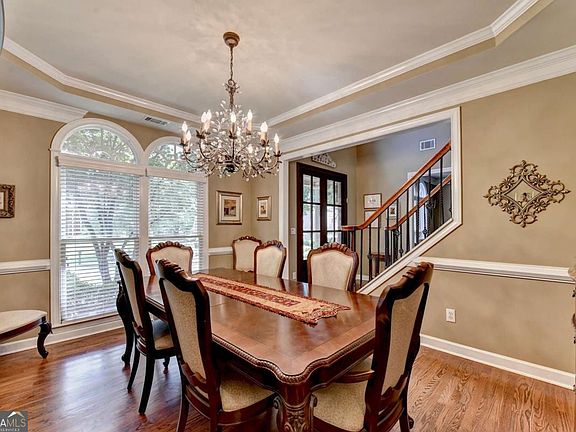 5th image of 655 Rosebury Ln