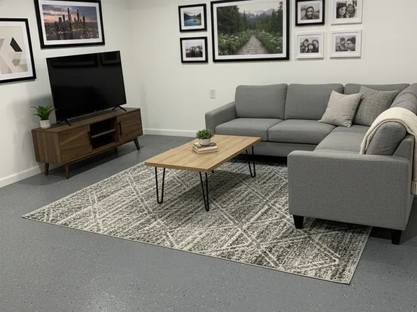 455 East 43rd Street image 19 of 21