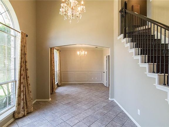 5th image of 1109 Creekstone Dr