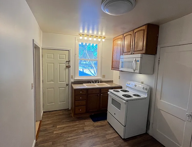 606 Church St — Photo 1