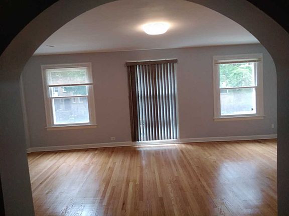 2nd image of 6235 N Francisco Ave