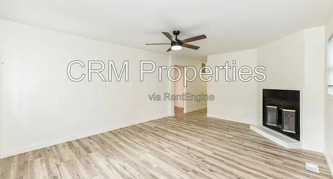 3 bed, 1.0 bath, 1104 sqft, $1,300 — Photo 4