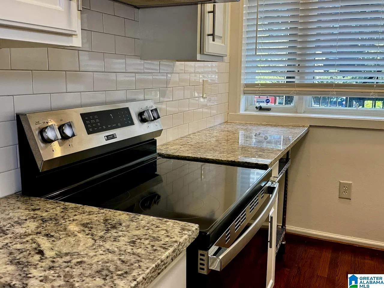 2 bed, 1.0 bath, 1015 sqft, $2,000 — Photo 4