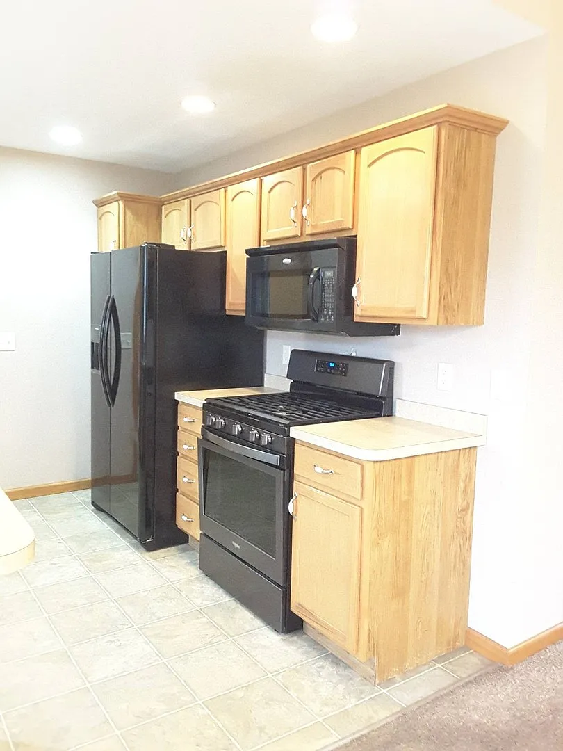 3 Bedroom Single Family Home! — Photo 2