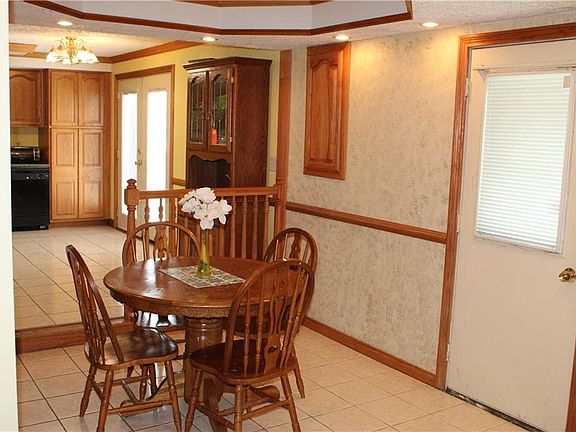 5th image of 1106 N County Road 900 E
