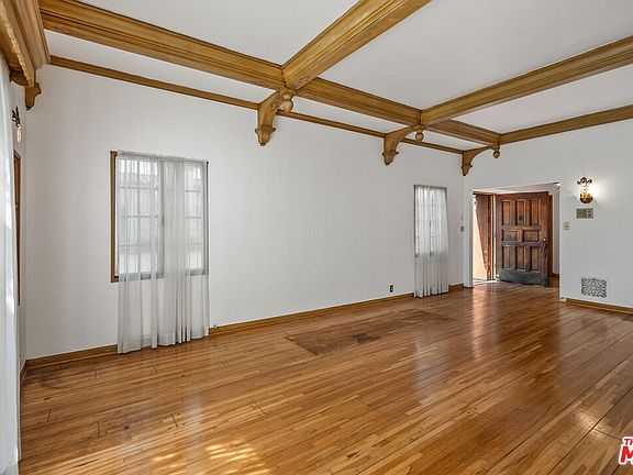4th image of 3931 Sutro Ave