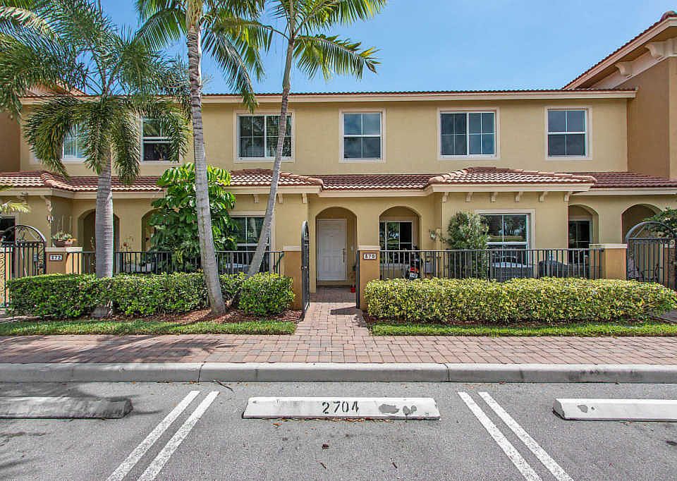 1st image of 370 Lake Monterey Cir