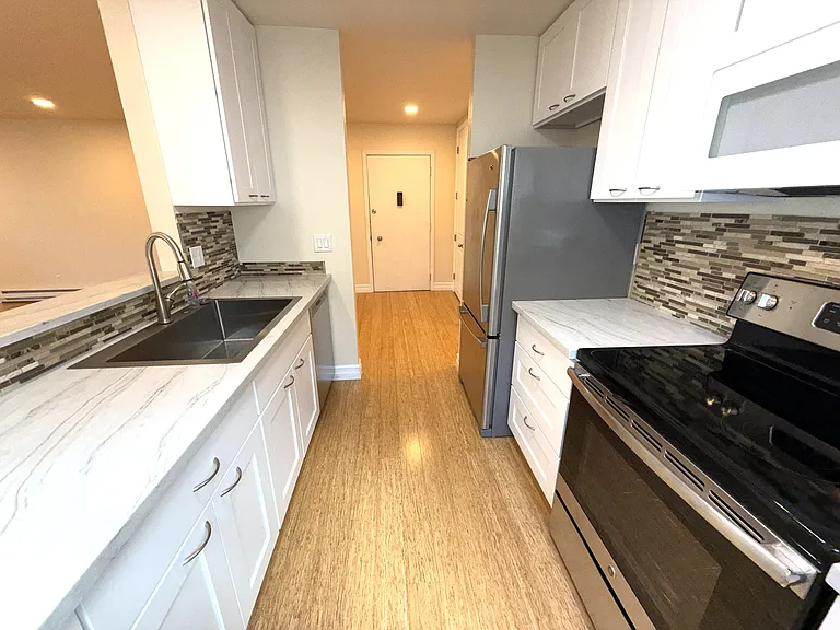 1732 SE Insley St #1732 — Photo 15