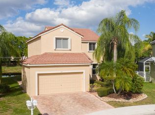 674 Lone Pine Ln, Weston, FL 33327