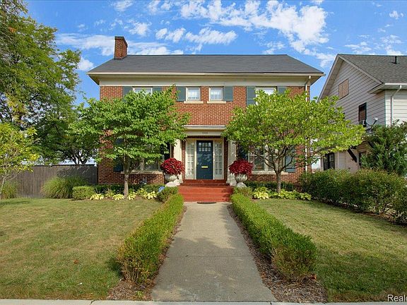 2nd image of 900 Taylor St