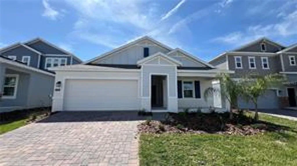 3 bed, 2.0 bath, 1713 sqft, $2,400 — Photo 1