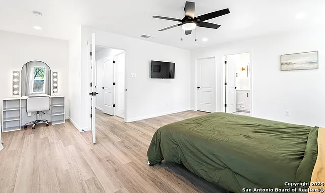 1102 Burleson St — Photo 12