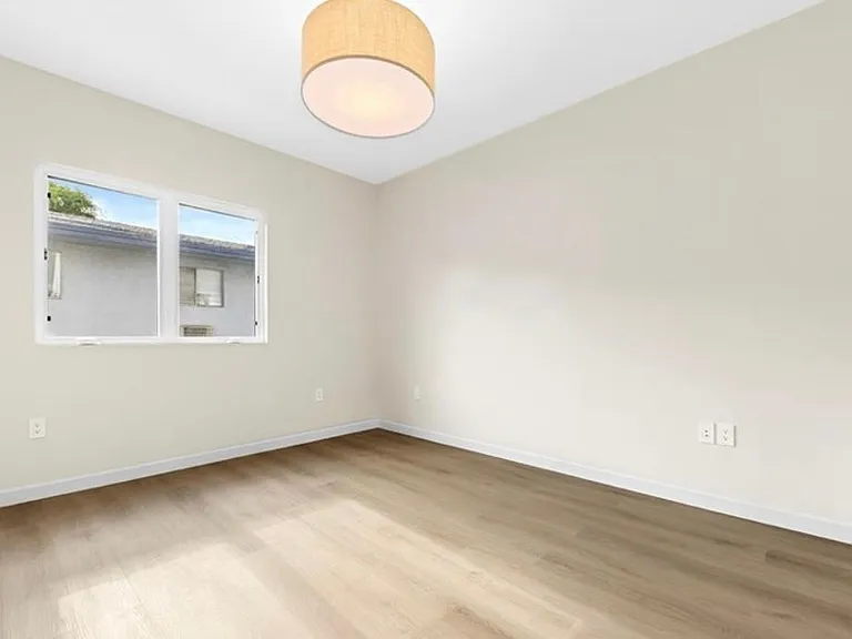 1027 Arcadia Ave #C — Photo 11