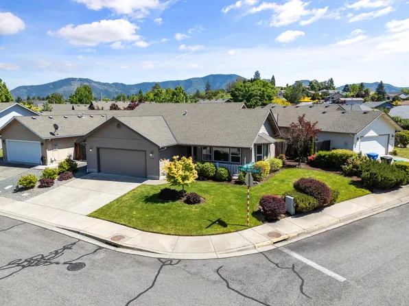 1439 Andy Griffith Dr, Grants Pass, OR 97527