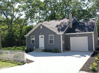 34 Vernon Ave, Mastic, NY 11950
