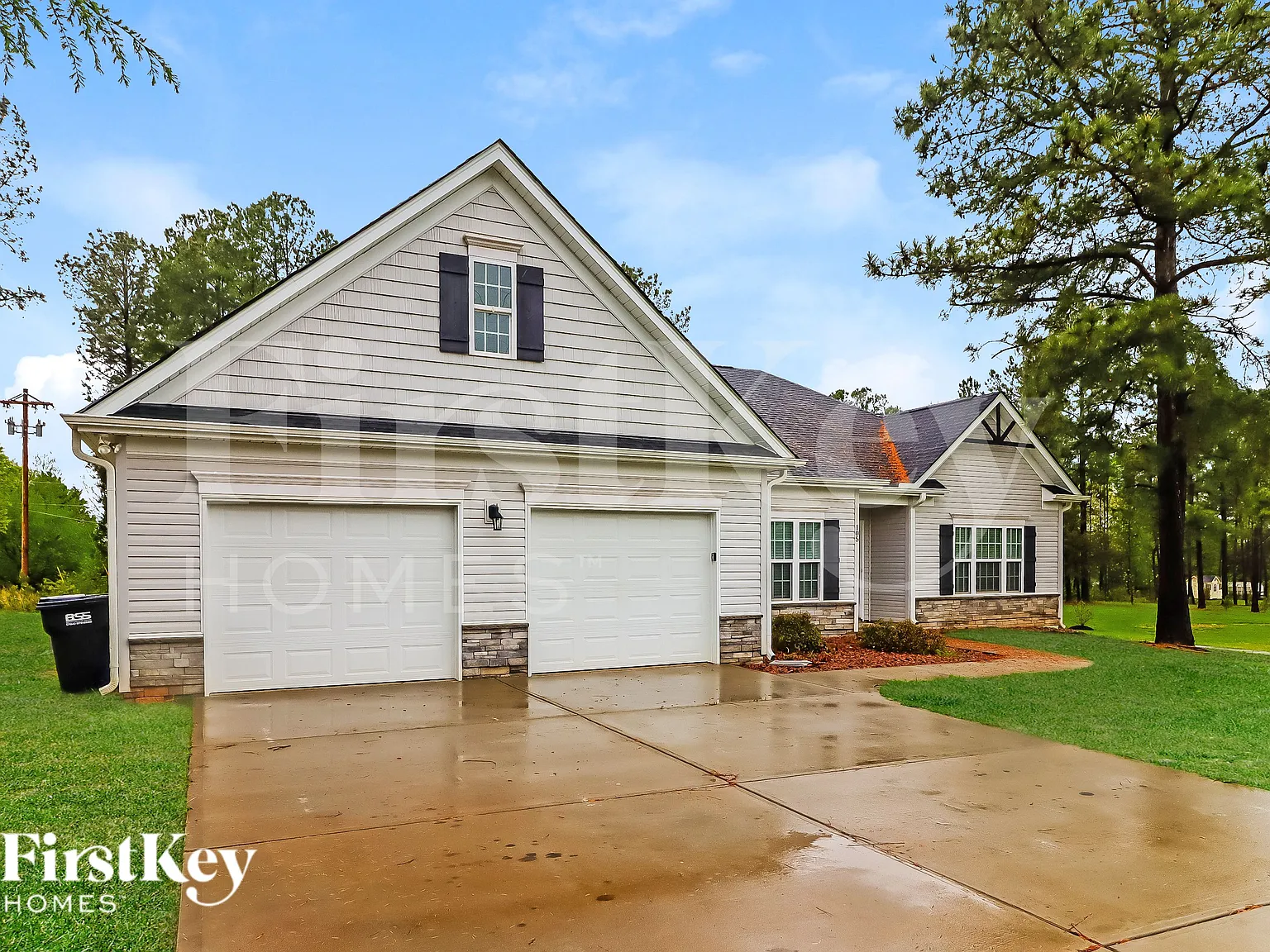 3 bed, 2.0 bath, 1974 sqft, $2,205 — Photo 3
