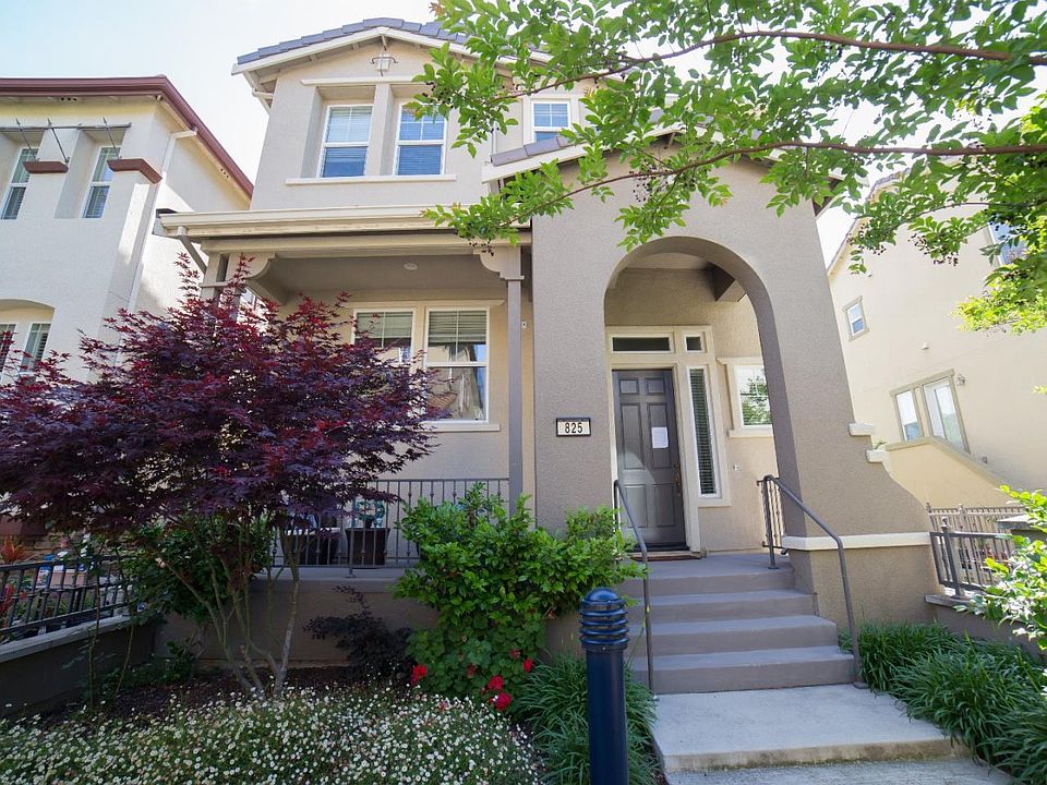 1st image of 825 Carino Ter