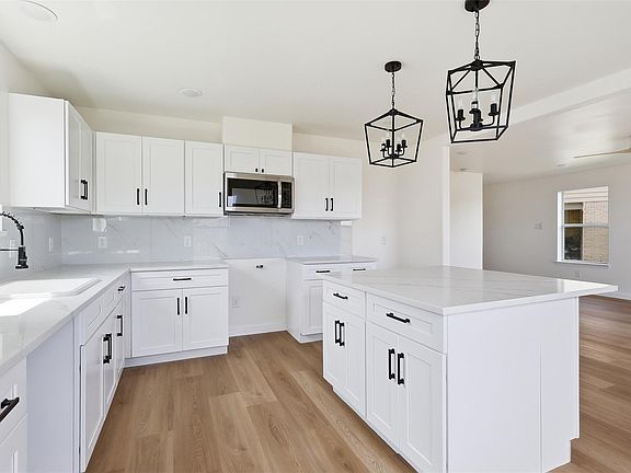 4th image of 915 Redcrest Springs Ct