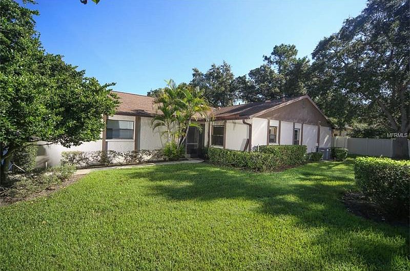 1st image of 613 Oak Hill Cir #29