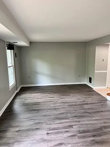 7925 Central Park Cir — Photo 2
