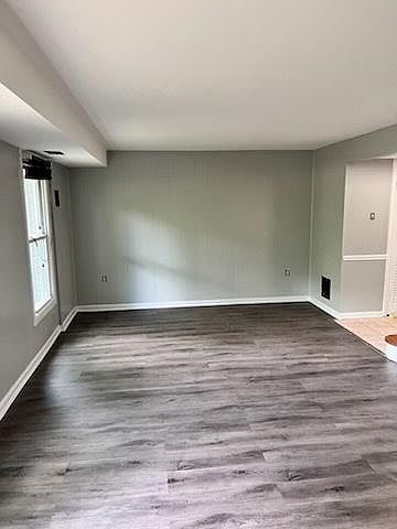 2nd image of 7925 Central Park Cir