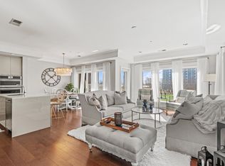 150 Henley Pl APT 201, Weehawken, NJ 07086
