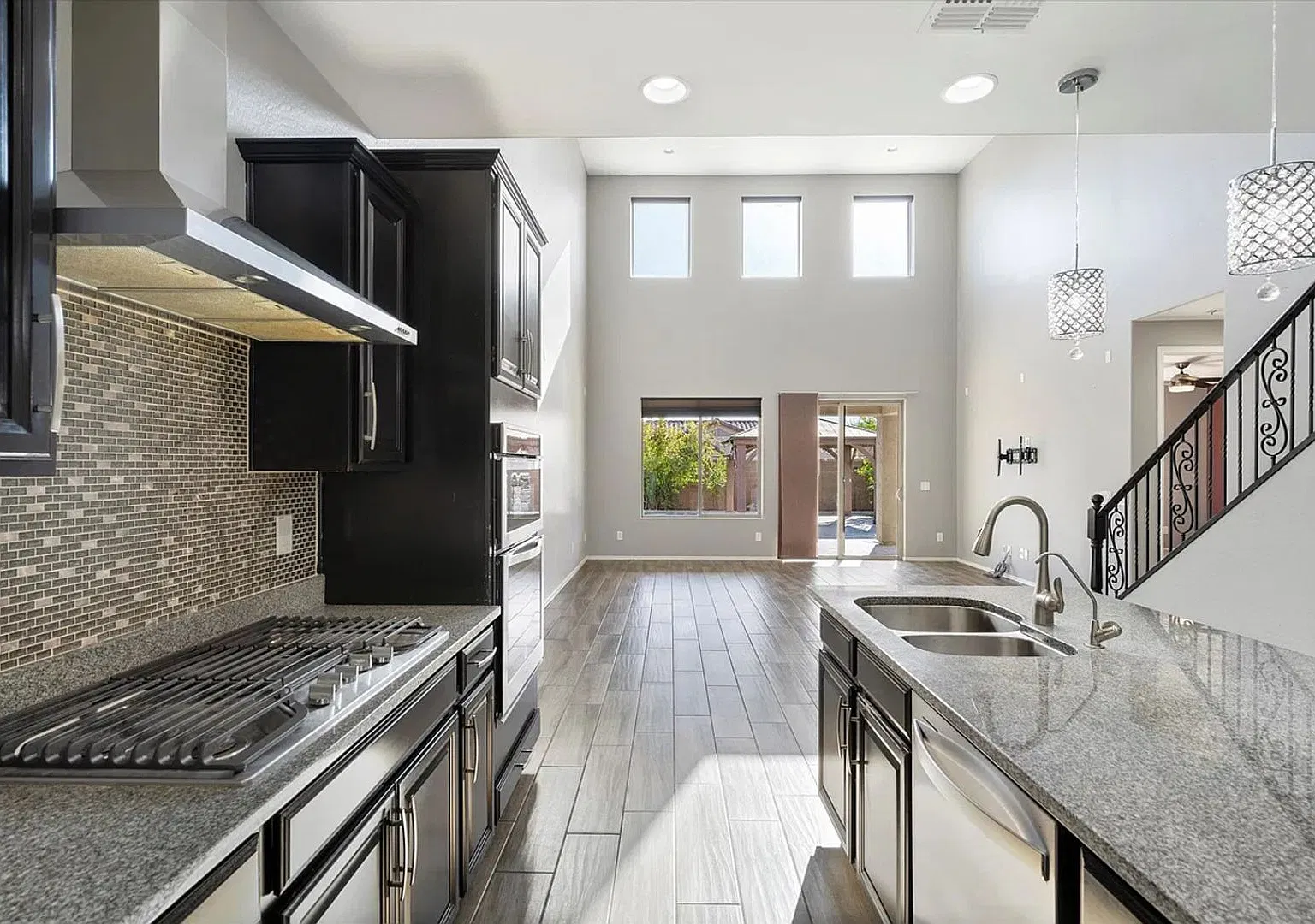 Spacious 4BR House in Peoria — Photo 2