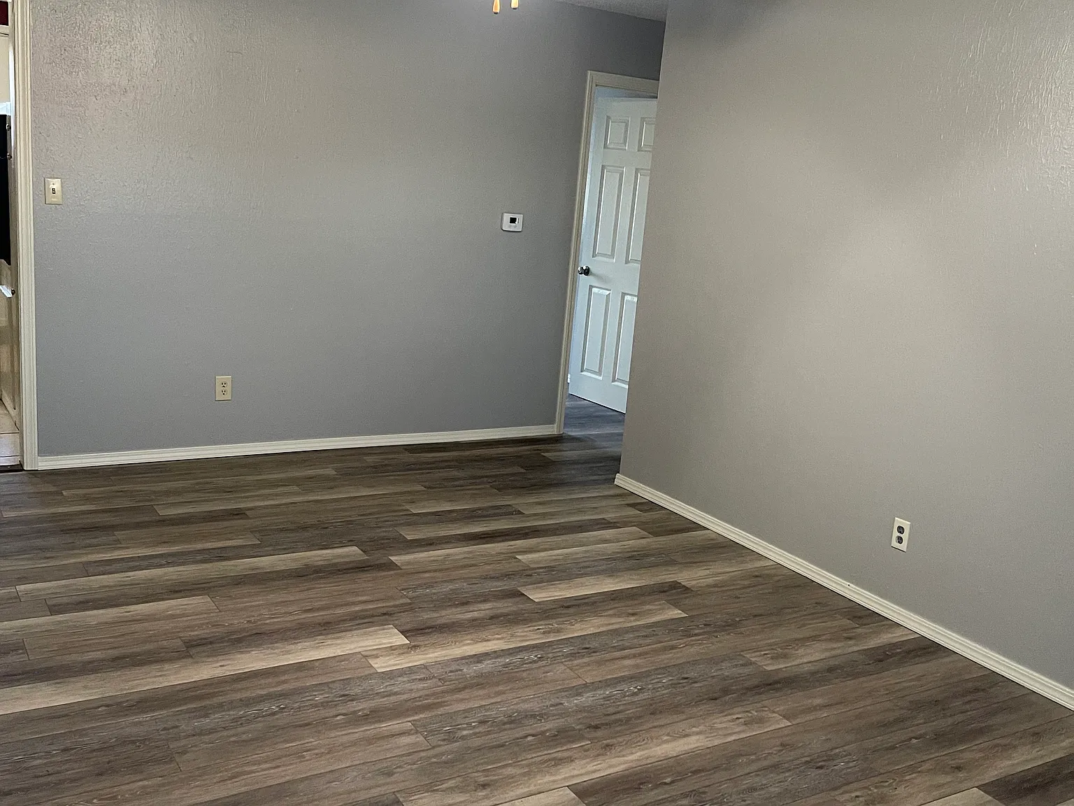 3 bed, 1.5 bath, 1250 sqft, $1,300 — Photo 2
