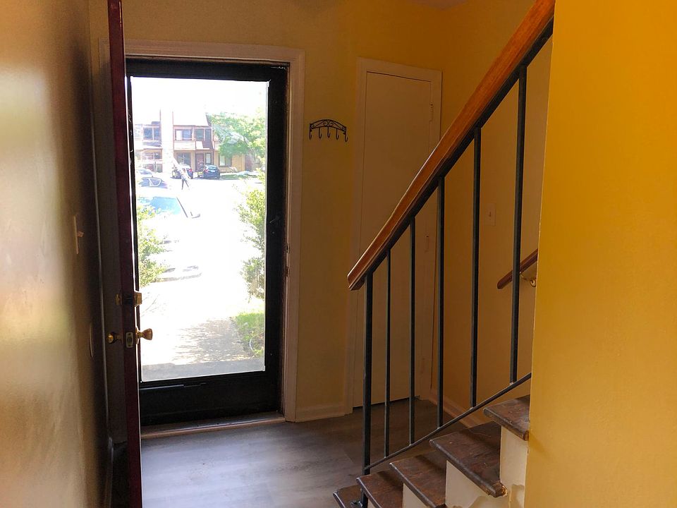 1st image of 1024 N Green Dr