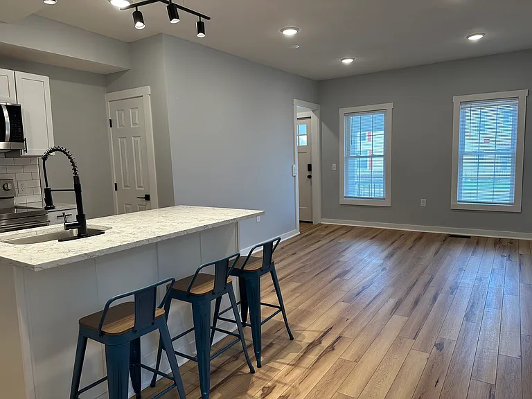 128 Caroline Ave #2 — Photo 9