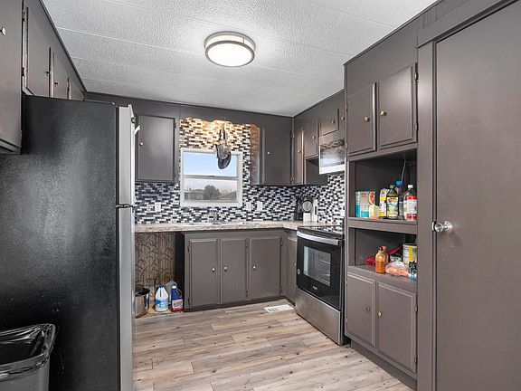 3rd image of 925 N Elm Ave Space 36