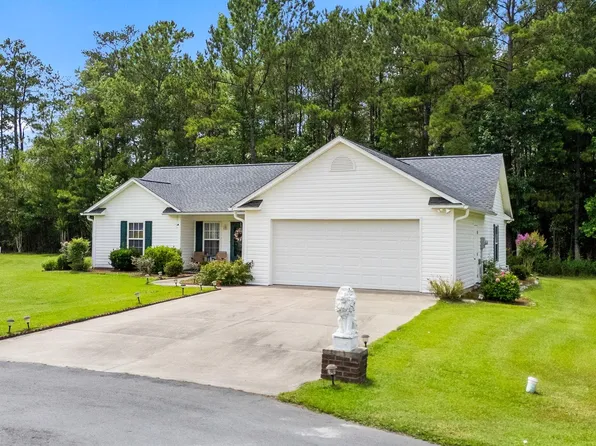 125 Fox Glen Dr., Loris, SC 29569