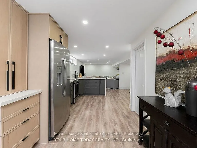 14 Gower Rd — Photo 2