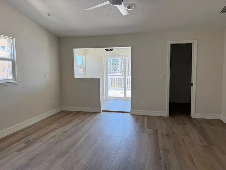 510 Jackson Ave — Photo 12
