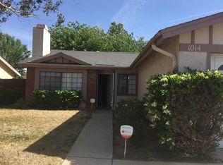 1014 Landsford St, Lancaster, CA 93535