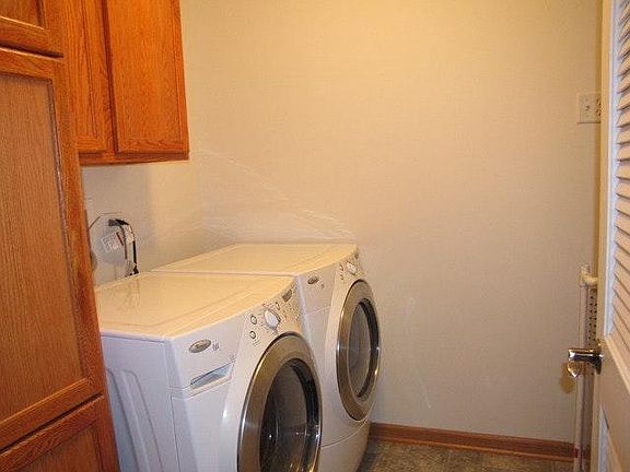 3rd image of 24722 George Washington Dr