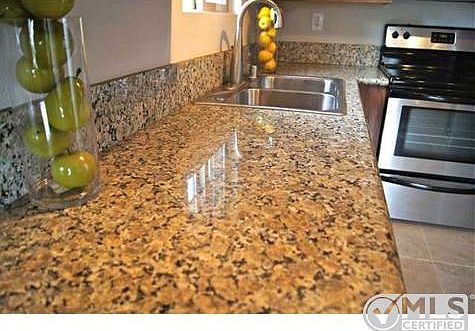 3rd image of 855 E Lexington Ave E #3