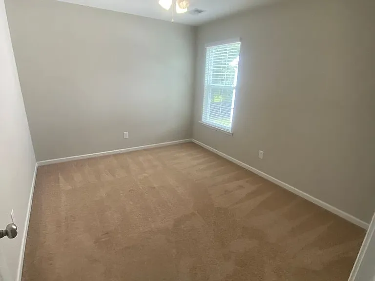 901 Garden Hills Loop — Photo 2