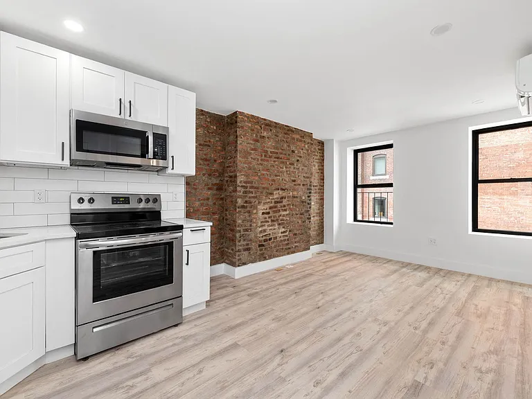 557 2nd Ave #3 — Photo 3