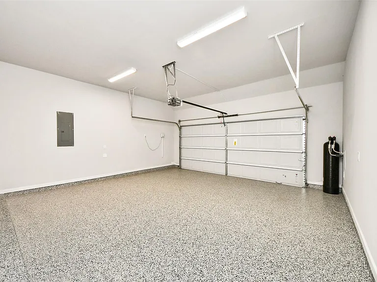 2901 Apple Rose Ln — Photo 37
