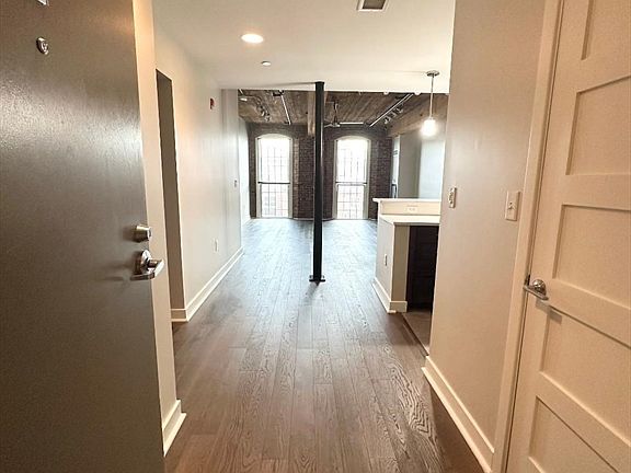 4th image of 130 John St Unit 355