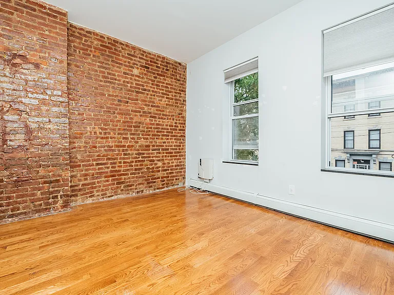 405 Suydam St #2R — Photo 8