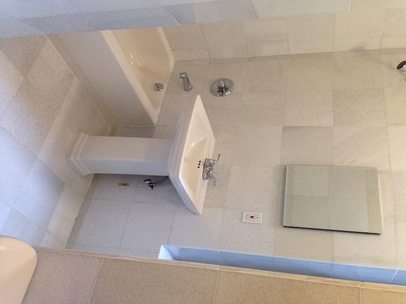 2nd image of 250 W 21st St APT 4