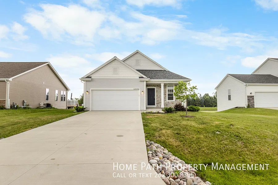3 bed, 1501 sqft, $2,870 — Photo 2