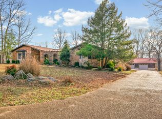 2419 Williams Hollow Rd, Mc Ewen, TN 37101