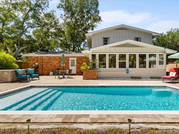 11 Windemere Ct NW, Fort Walton Beach, FL 32547