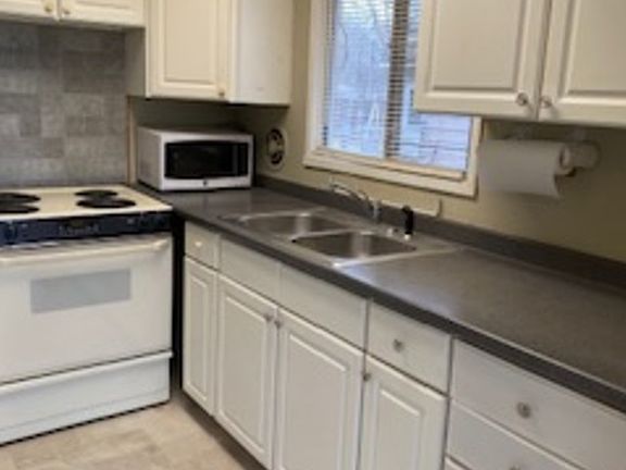 5th image of 1409 Hollycrest Dr