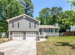 613 Hunters Cove Ln, Loganville, GA 30052