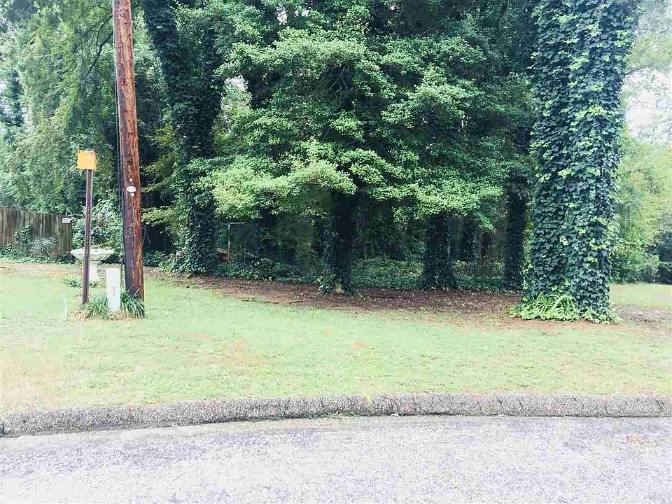 2nd image of 5 Spring Valley Cir