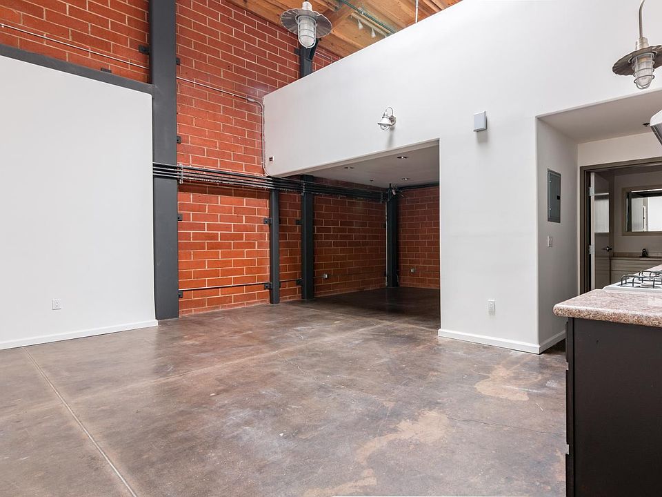 2nd image of 633 Gibbons St APT 110